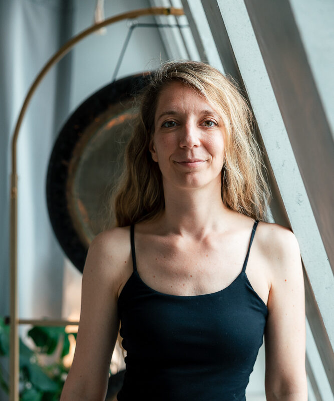 YIN YOGA & SOUND MEDITATION YIN YOGA & SOUND MEDITATION
