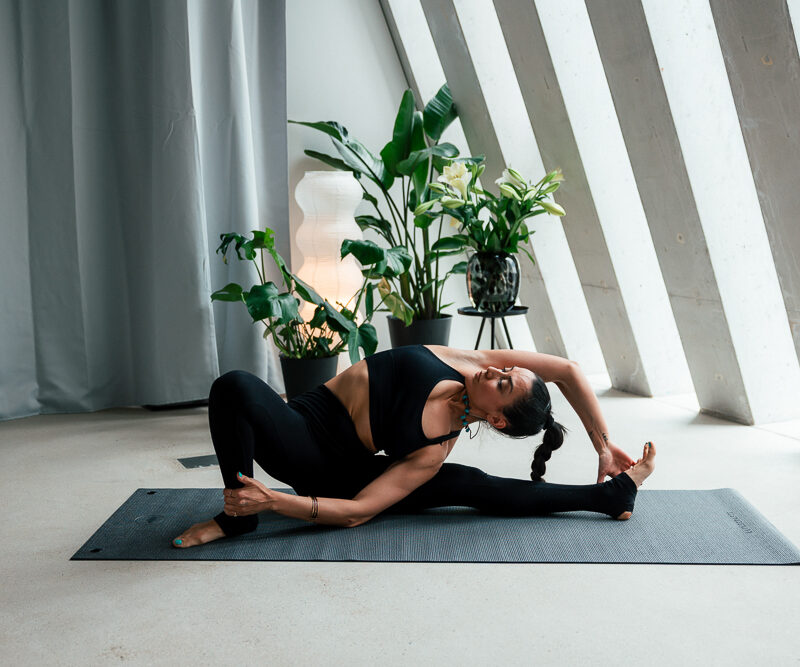 STRENGTH & STRETCH STRENGTH & STRETCH