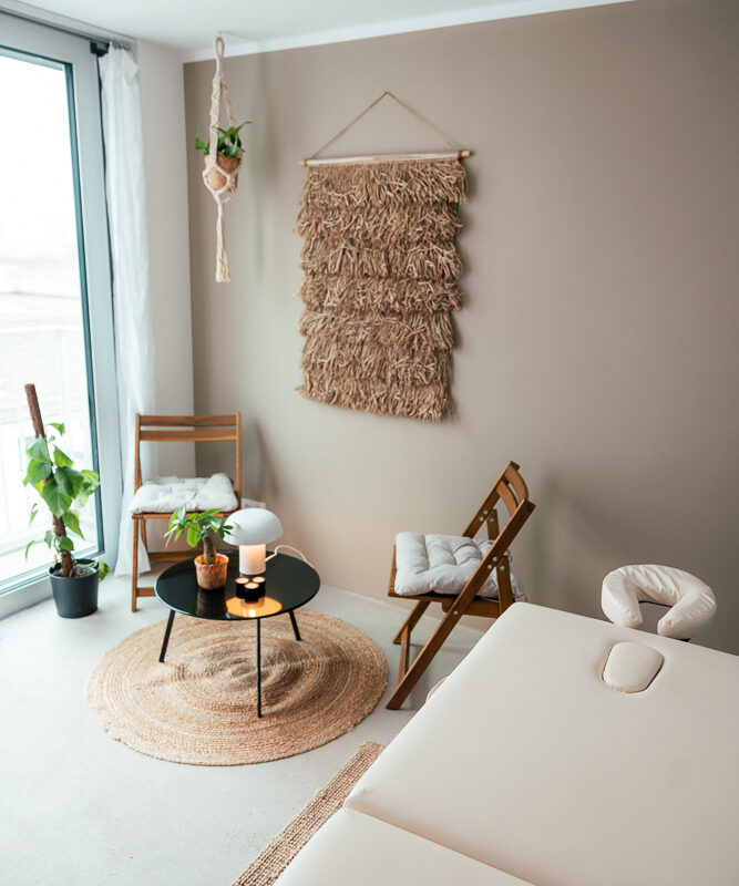 RELAXING MASSAGE (45 MIN) — €65 RELAXING MASSAGE (45 MIN) — €65